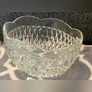 Glass Pedestal Bowl With Diamond Paytetn...preowned